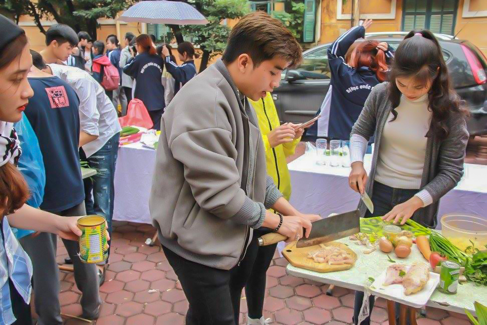 Học bổng, việc làm, hướng nghiệp